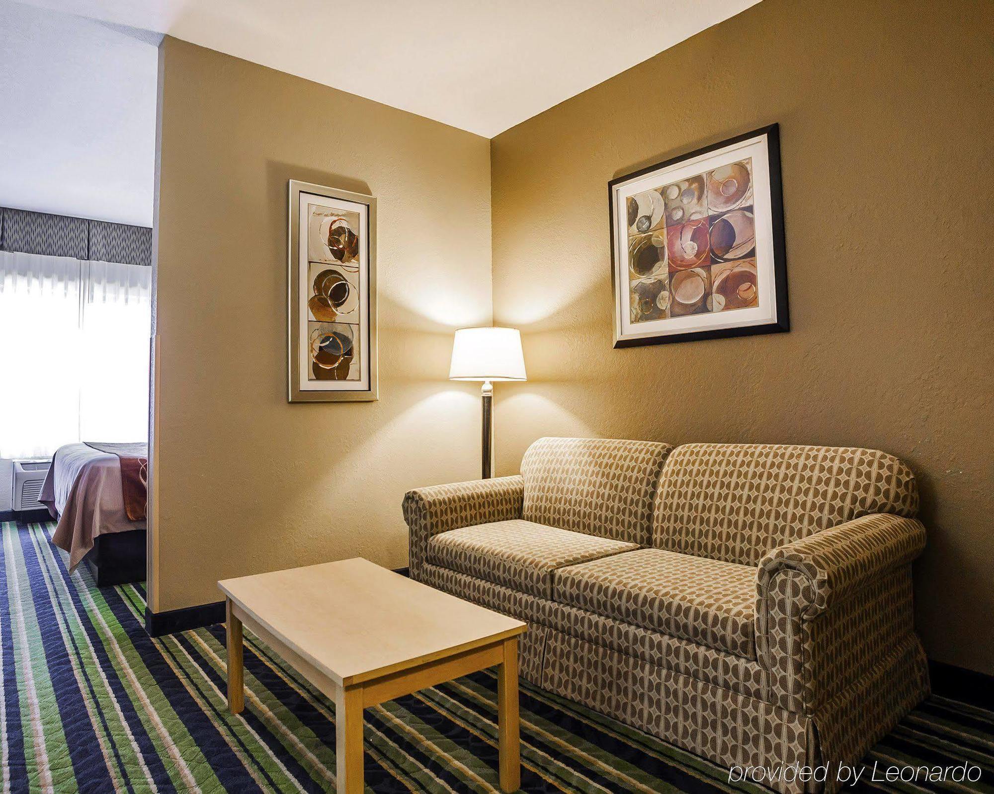 Comfort Inn Kansas City / Airport Exterior foto